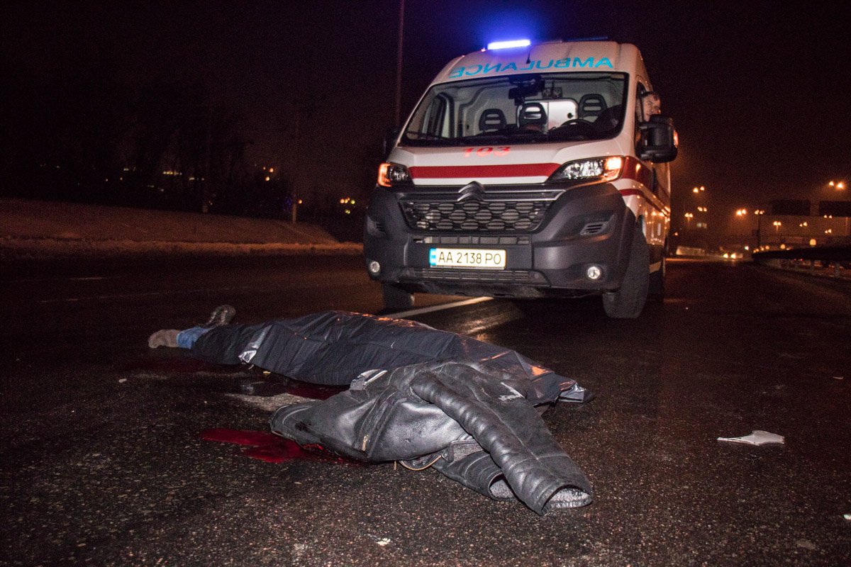 Парень пытался перейти дорогу на Столичном шоссе Парень пытался перейти дорогу на Столичном шоссе