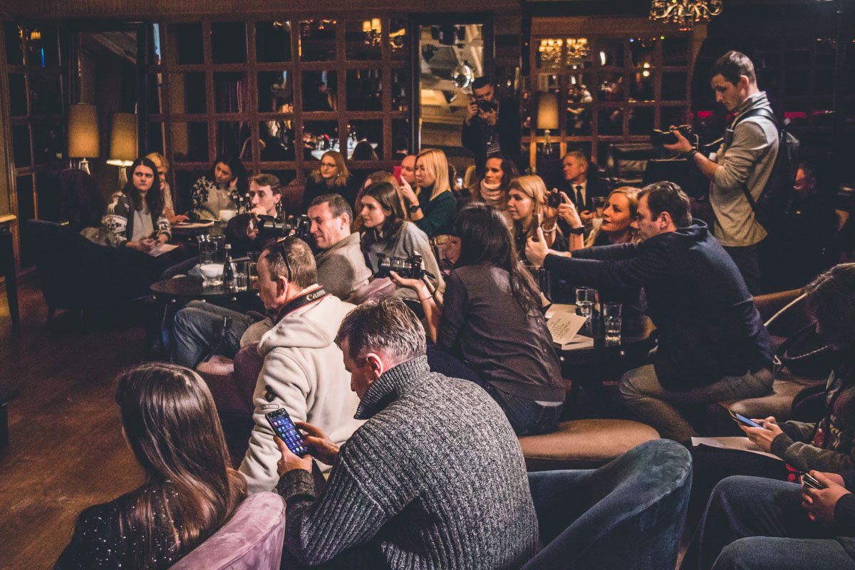 Зал был полон журналистов и поклонников певицы