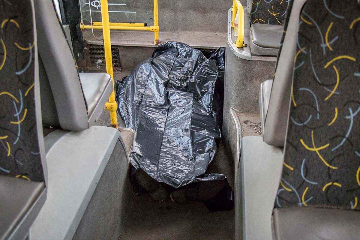 Мужчине было около 60 лет Мужчине было около 60 лет