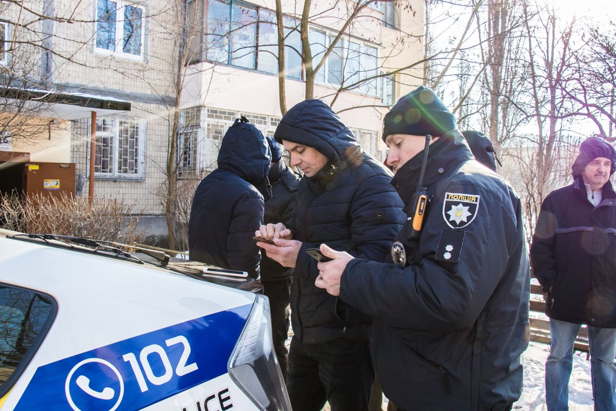 На месте работали патрульные и следственно-оперативная группа На месте работали патрульные и следственно-оперативная группа