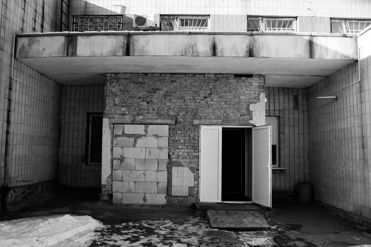 Один парадный, второй наверное был запасной