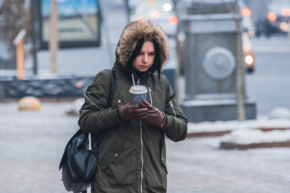 В минусовую температуру можно согреться горячим кофе 