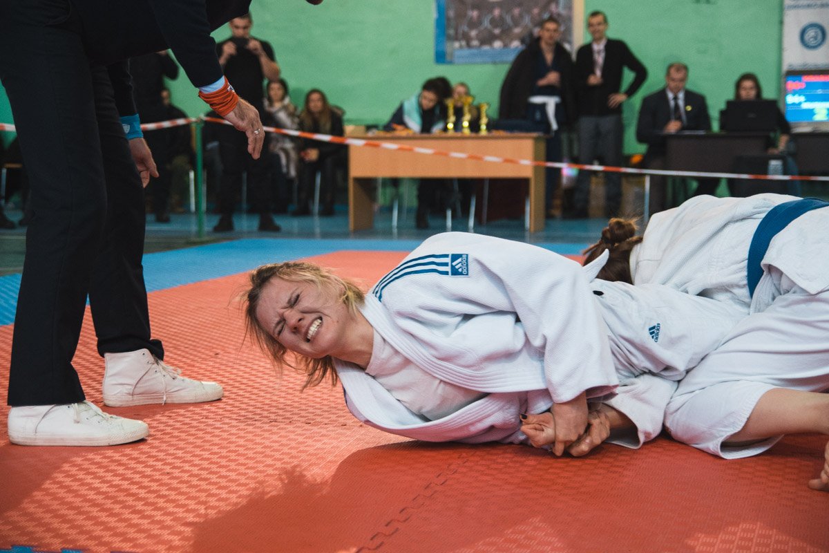 Хоть это не совсем женский вид спорта, девушки боролись не хуже парней