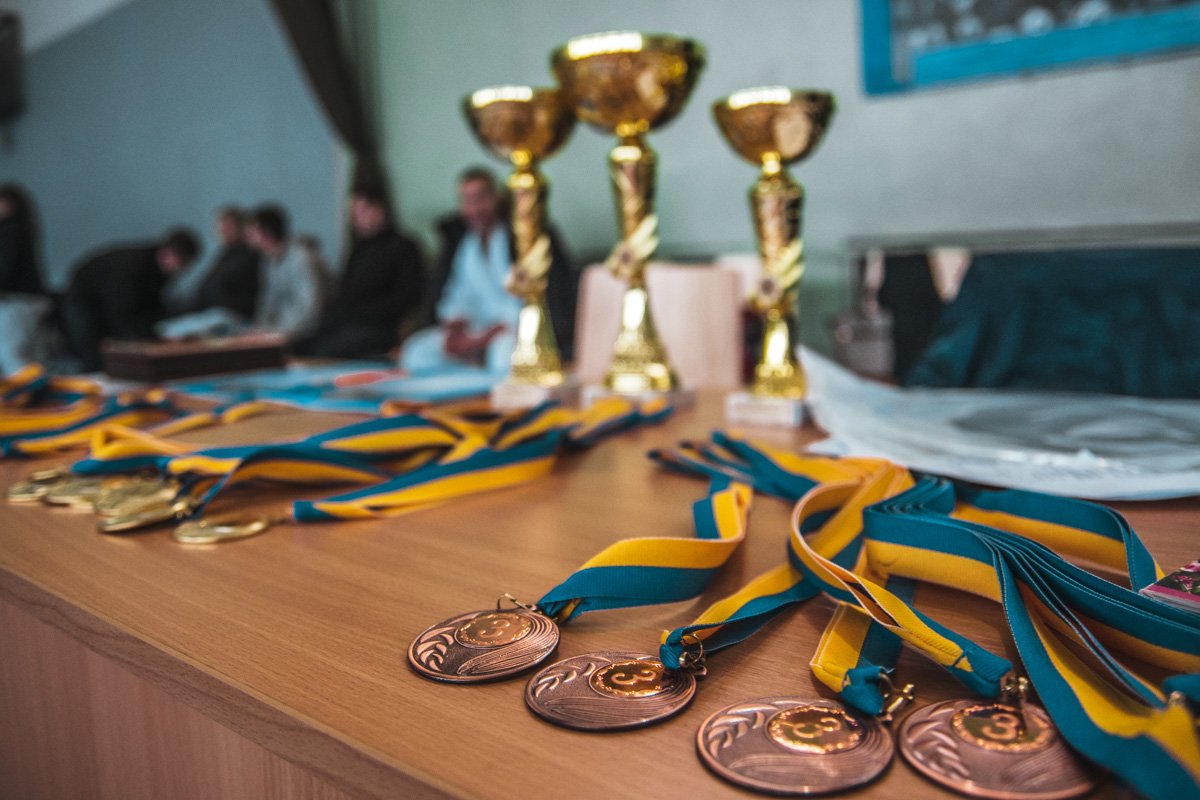 Победителей в своей весовой категории наградили медалями и подарками