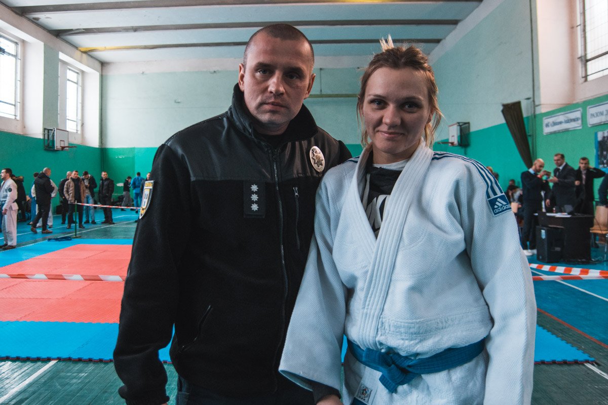 Не каждый день увидишь свою коллегу в кимоно, надо сделать фото