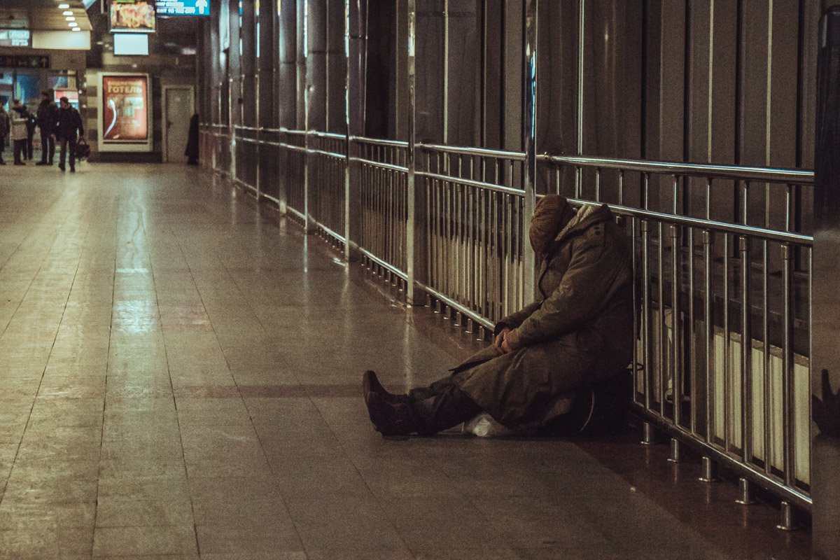 Кто-то спит в одиночестве Кто-то спит в одиночестве