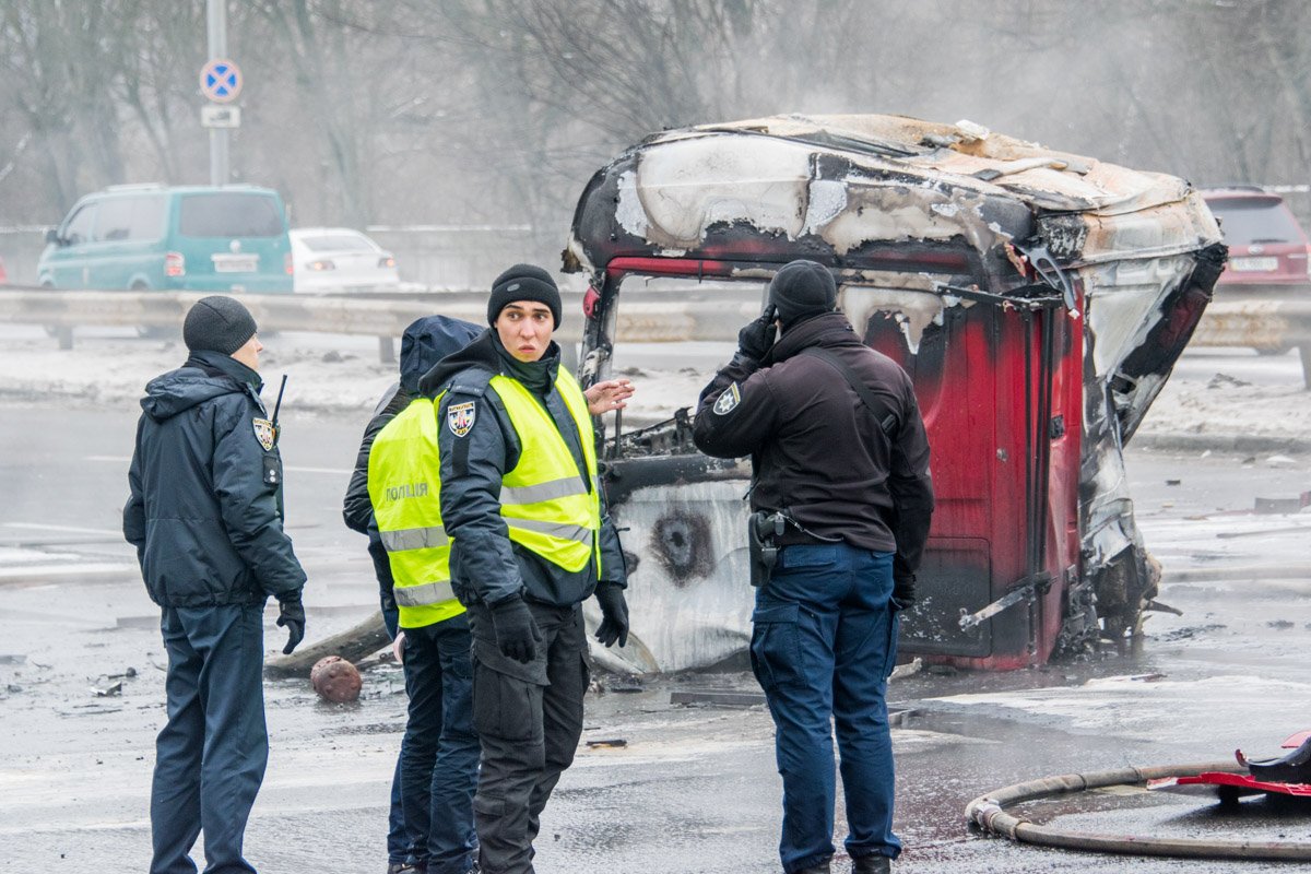 У фуры оторвалась кабина