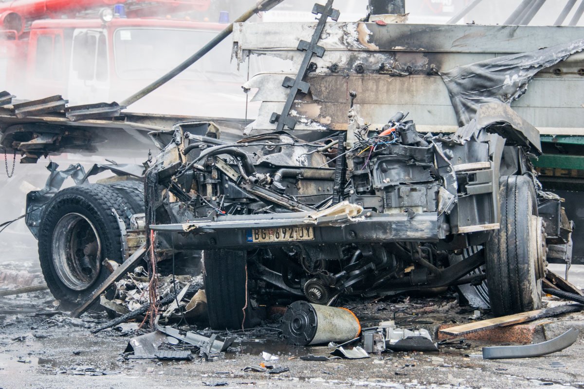 Автомобили вспыхнули, как спички