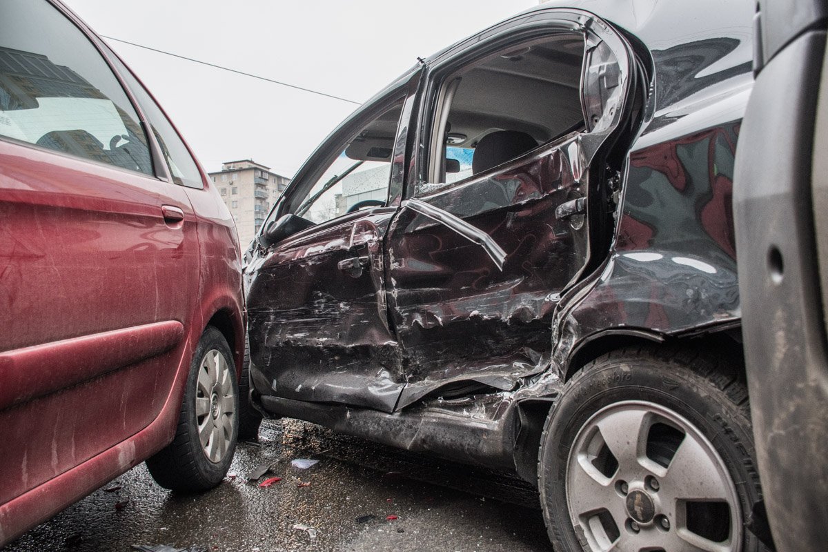 Девушка, пассажирка "американца", после столкновения убежала