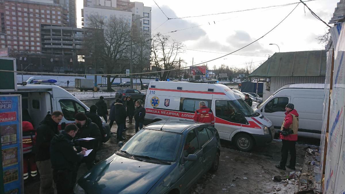 На месте работает скорая помощь и полиция