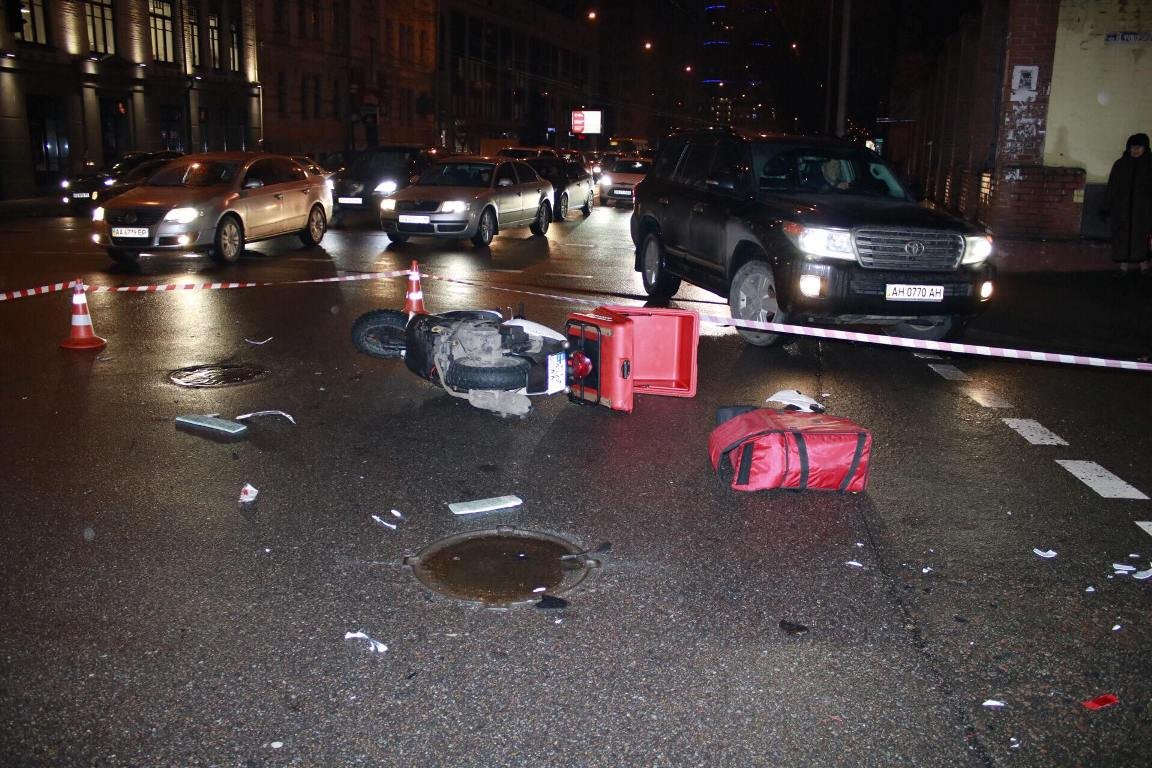 ДТП произошло на пересечении улиц Антоновича и Федорова