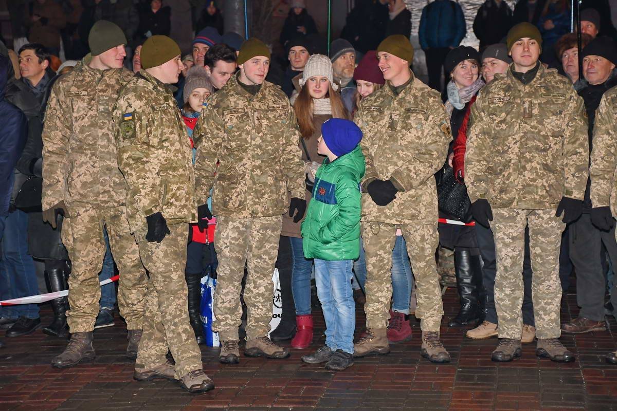 Зрители с интересом наблюдали за масштабным боем 