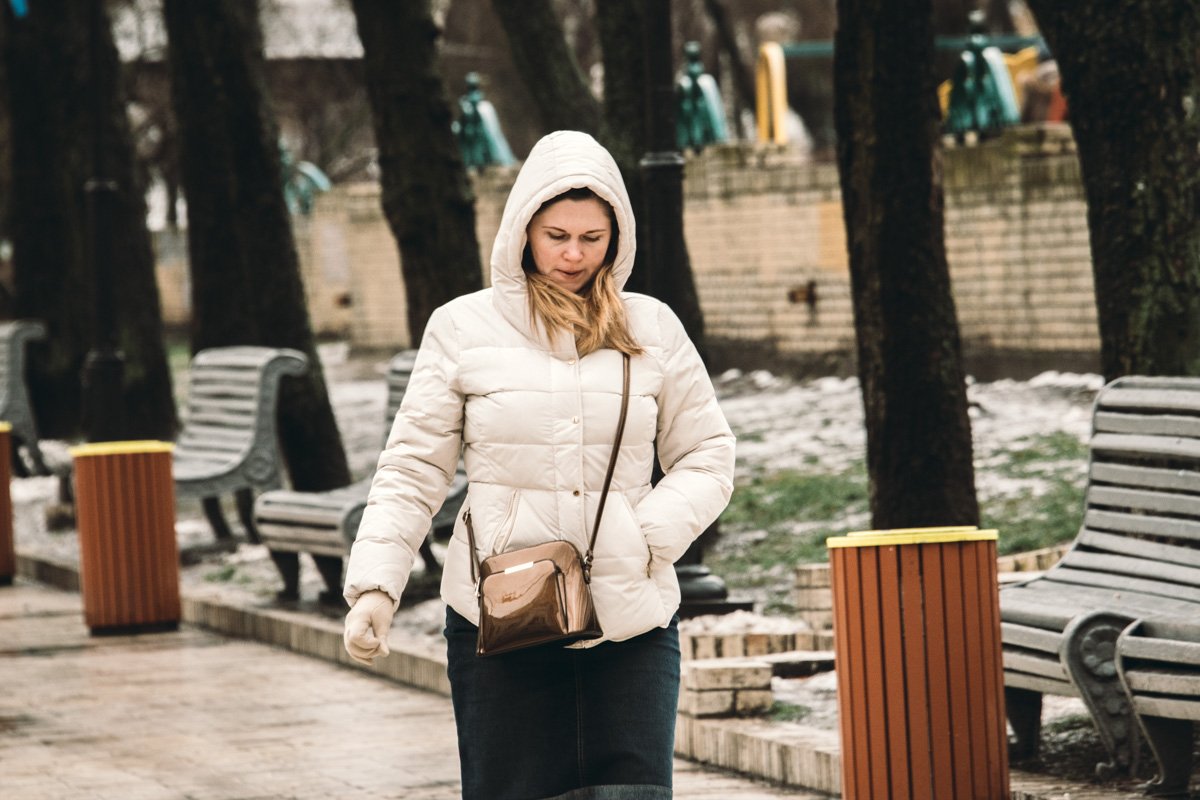 А вроде бы зима на дворе А вроде бы зима на дворе