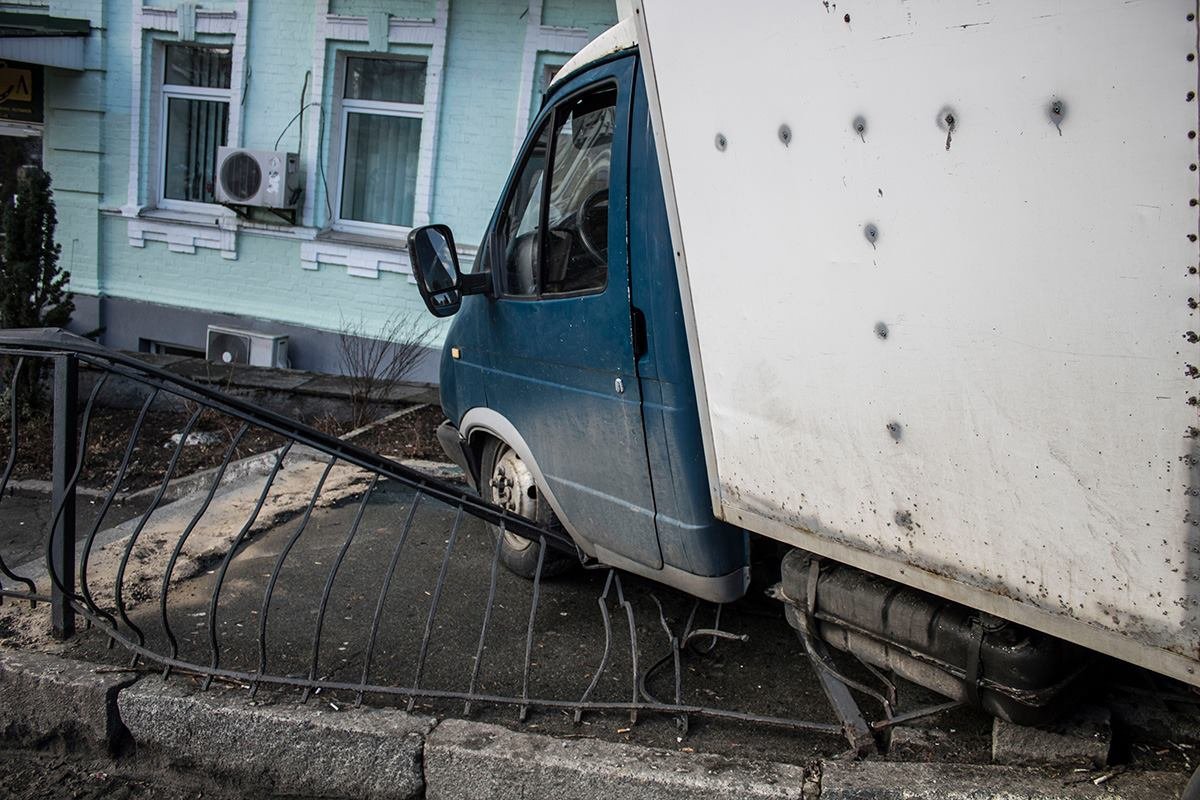 В ДТП пострадал только забор