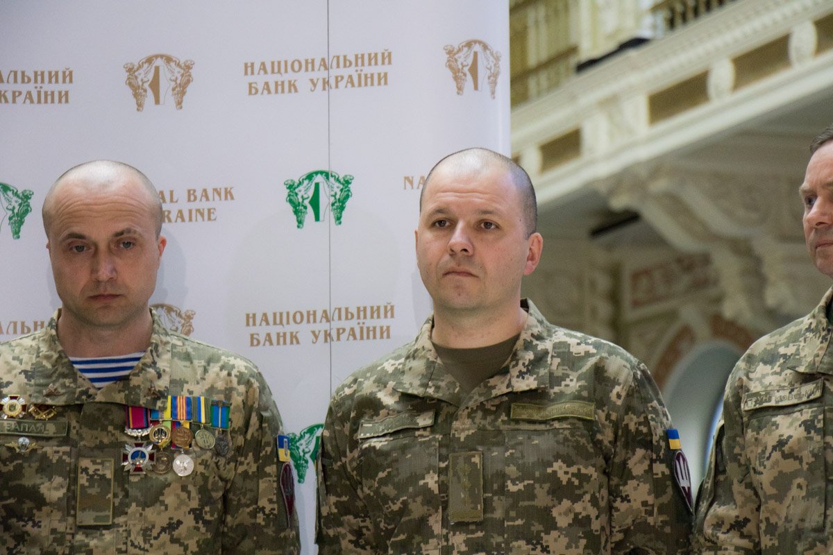 Воины уверены, памятная монета поможет сохранить украинскую историю 