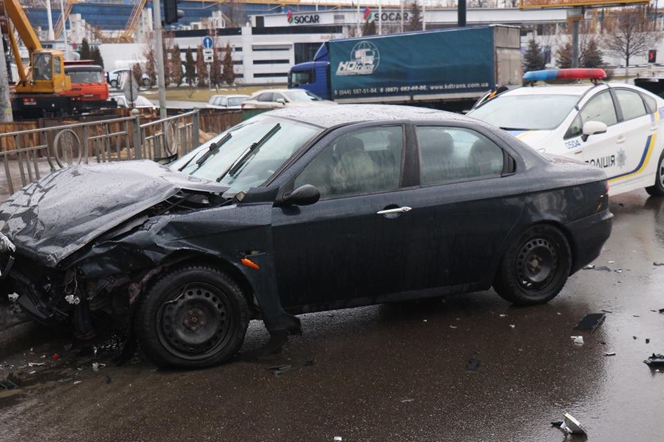 Водители говорят, что двигались на зеленый свет Водители говорят, что двигались на зеленый свет