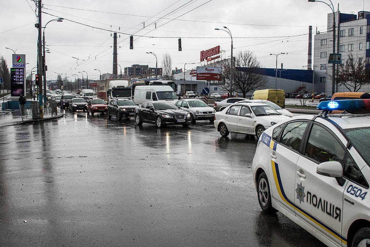 Из-за ДТП образовалась пробка Из-за ДТП образовалась пробка
