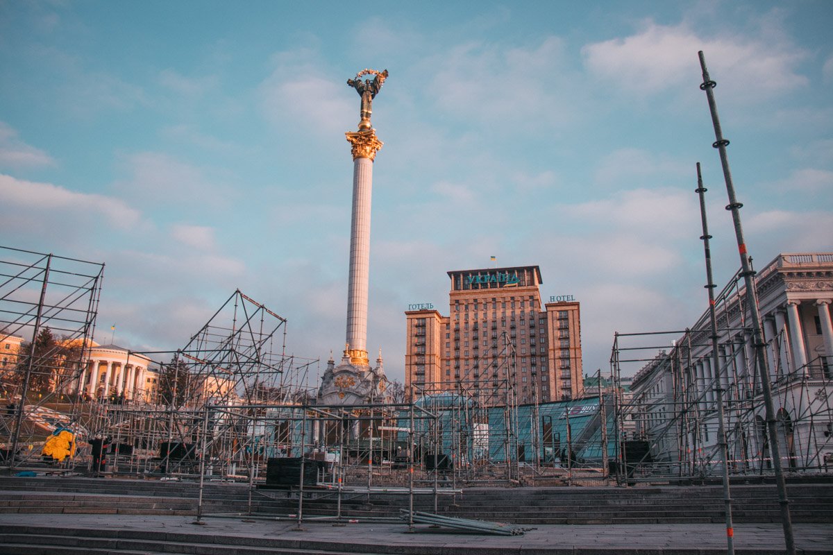 Установки монтировали прям возле Стеллы и с противоположной стороны Установки монтировали прям возле Стеллы и с противоположной стороны