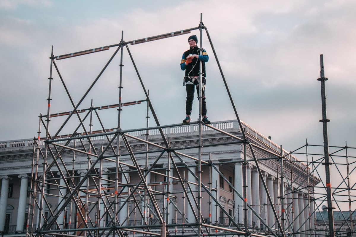 Власти не смогли объяснить цель установки каркаса Власти не смогли объяснить цель установки каркаса