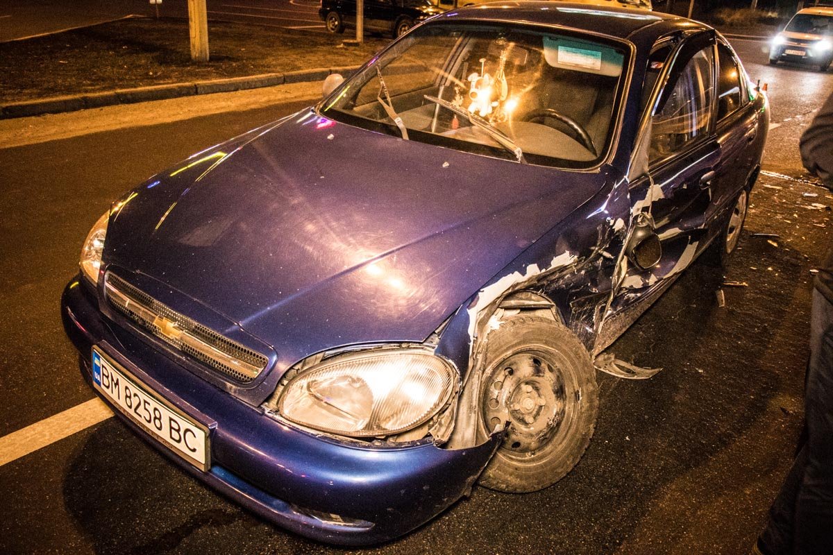 водитель Chevrolet говорит, что не увидел Honda 