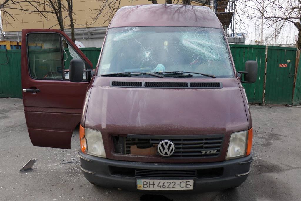 По предварительной версии, хулиганы использовали дубинки