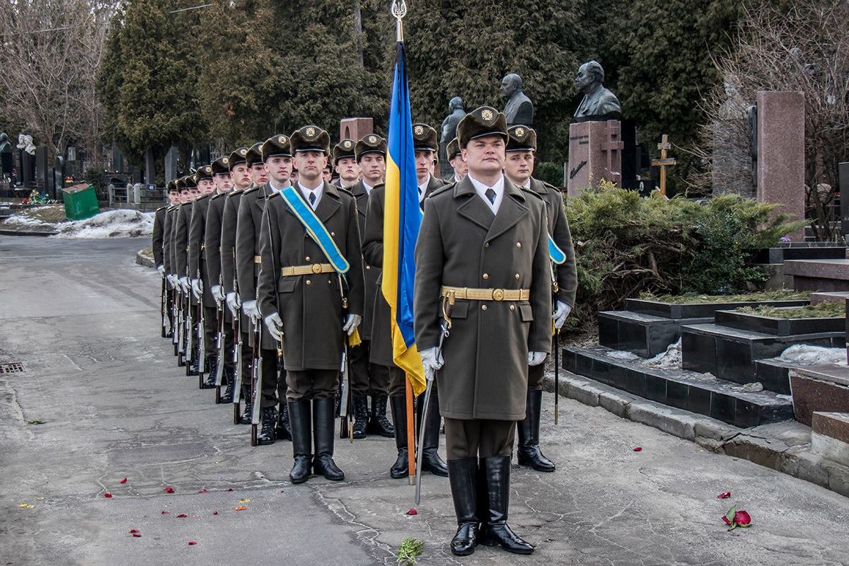 Церемония прощания с космонавтом прошла в официальной обстановке