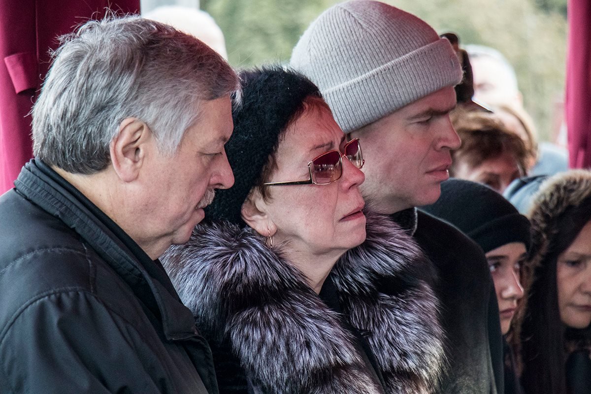 Родственники Леонида Каденюка не могли сдержать слез