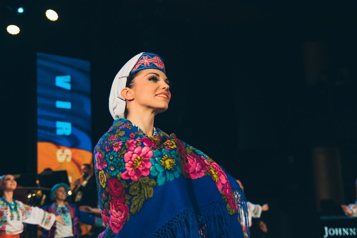 Украинский народный танец, который открывает программу, поставил основатель ансамбля Павел Вирский 