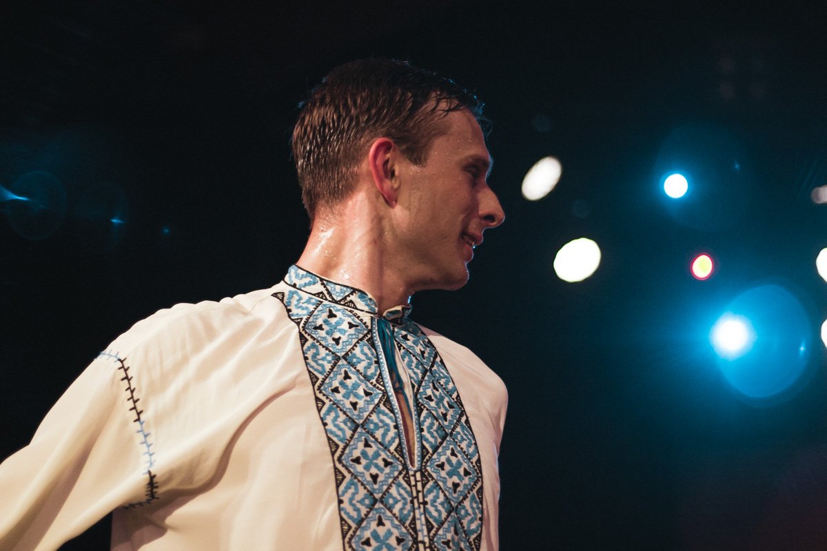 Гопак показывает мужество и силу украинского казачества 