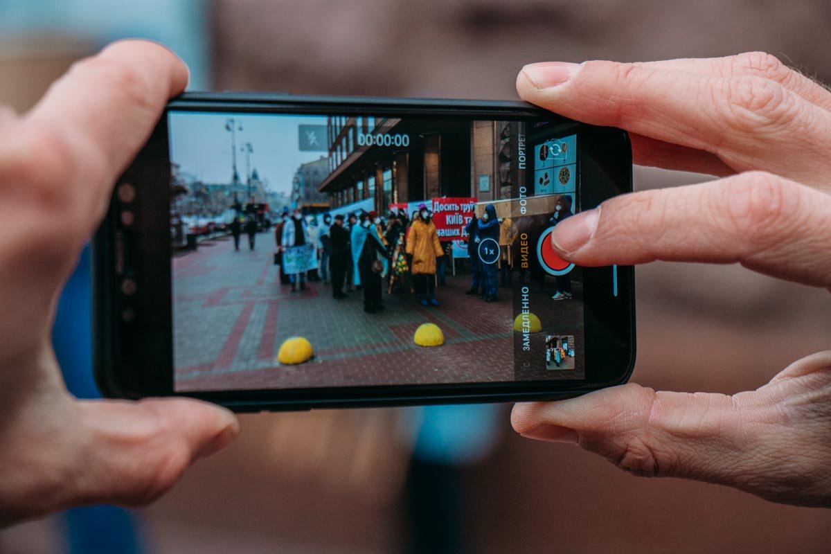 Такое "шоу" снимали на свои смартфоны все прохожие Такое "шоу" снимали на свои смартфоны все прохожие