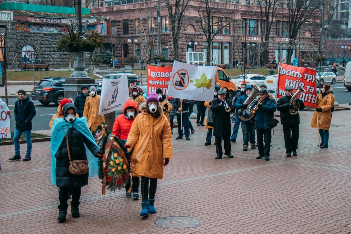 Не обошлось на мероприятии и без похоронного оркестра Не обошлось на мероприятии и без похоронного оркестра