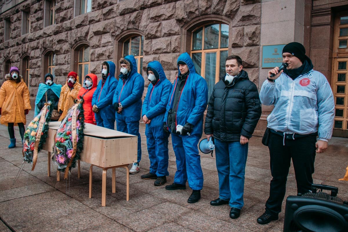 Участники требовали объяснений от мэра и решения данной проблемы Участники требовали объяснений от мэра и решения данной проблемы