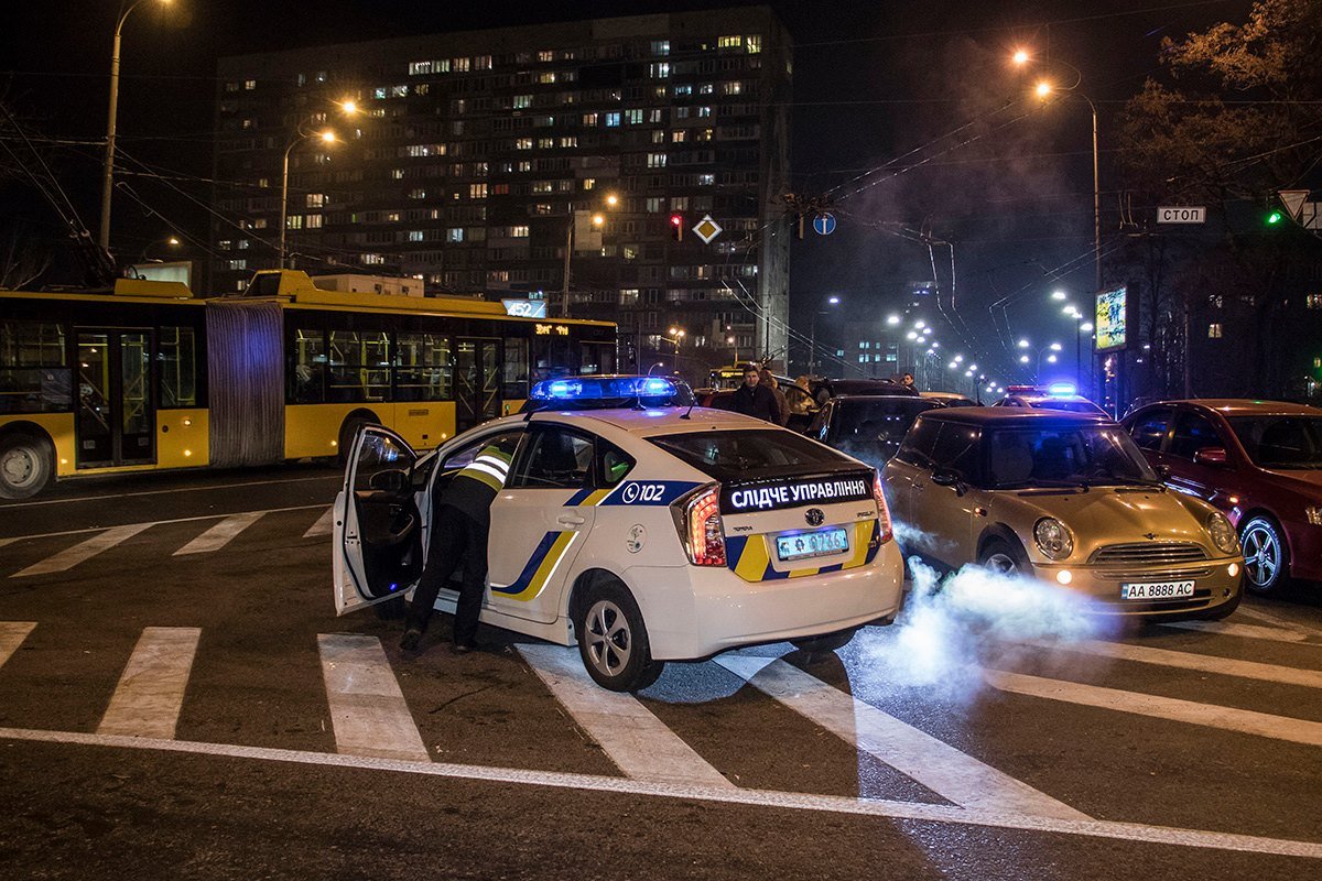 На месте работала полиция