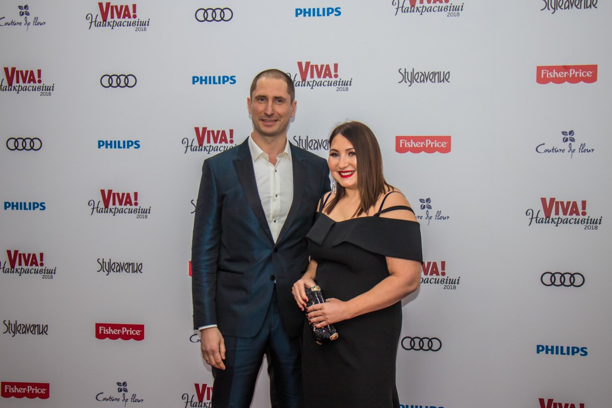 Серебряный призер Олимпиады в плаванье и нардеп Денис Силантьев с женой