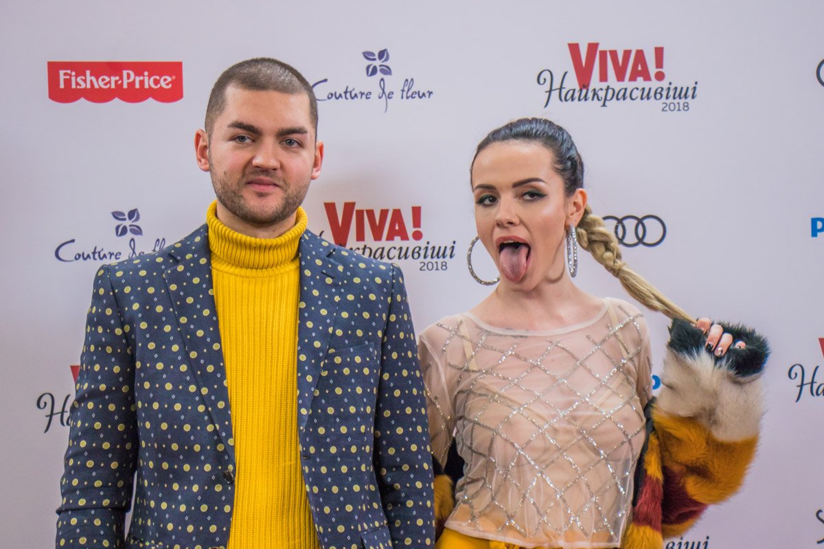 Некоторые звезды выбрали яркие наряды