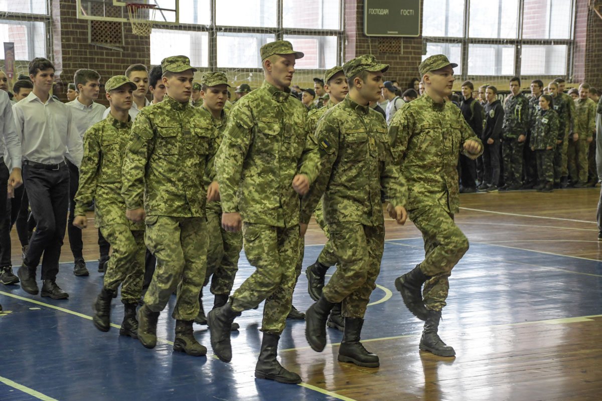 Левой-правой, быстрее и не отстаем 