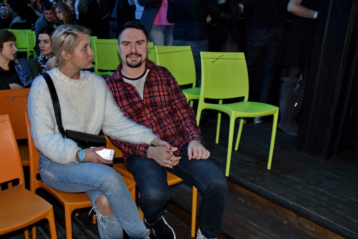 В этот вечер было много шуток о влюбленных