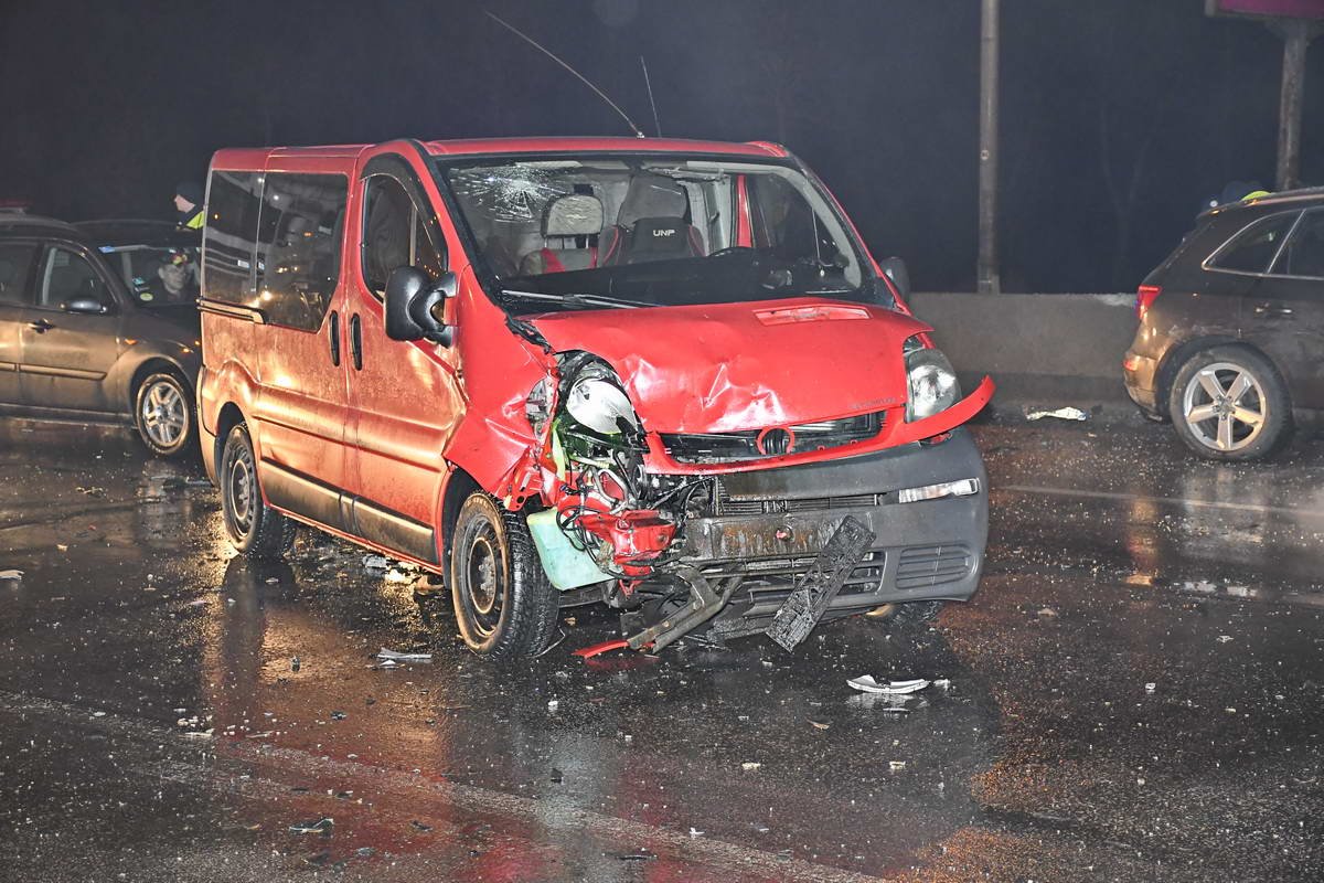 Другим автомобилям в этом столкновении досталось не меньше