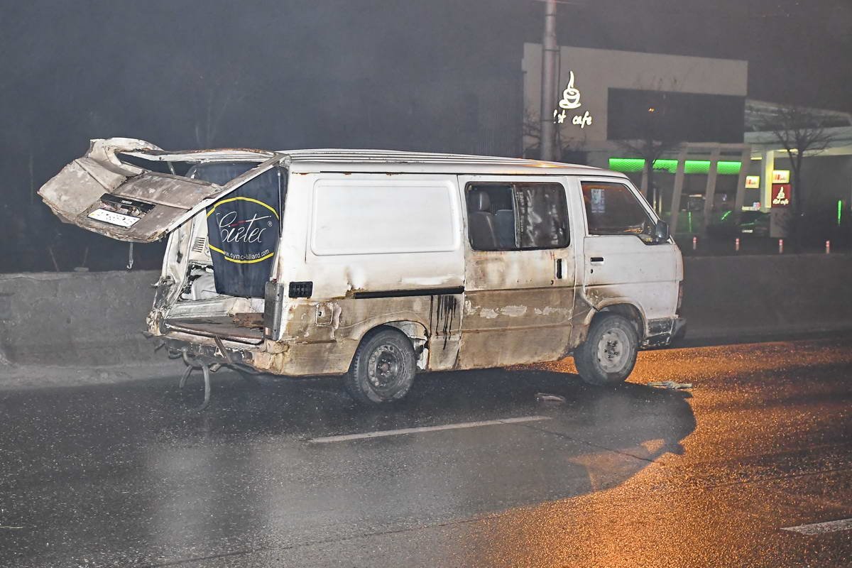 К счастью, другие автомобили не получили столь серьезные повреждения и их водители не пострадали