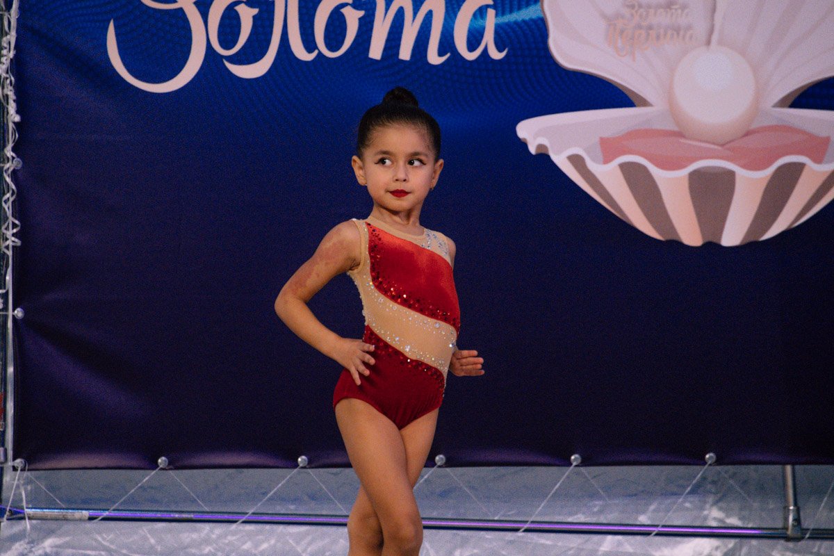 Девочки боролись за первые в своей жизни кубку по художественной гимнастике Девочки боролись за первые в своей жизни кубку по художественной гимнастике