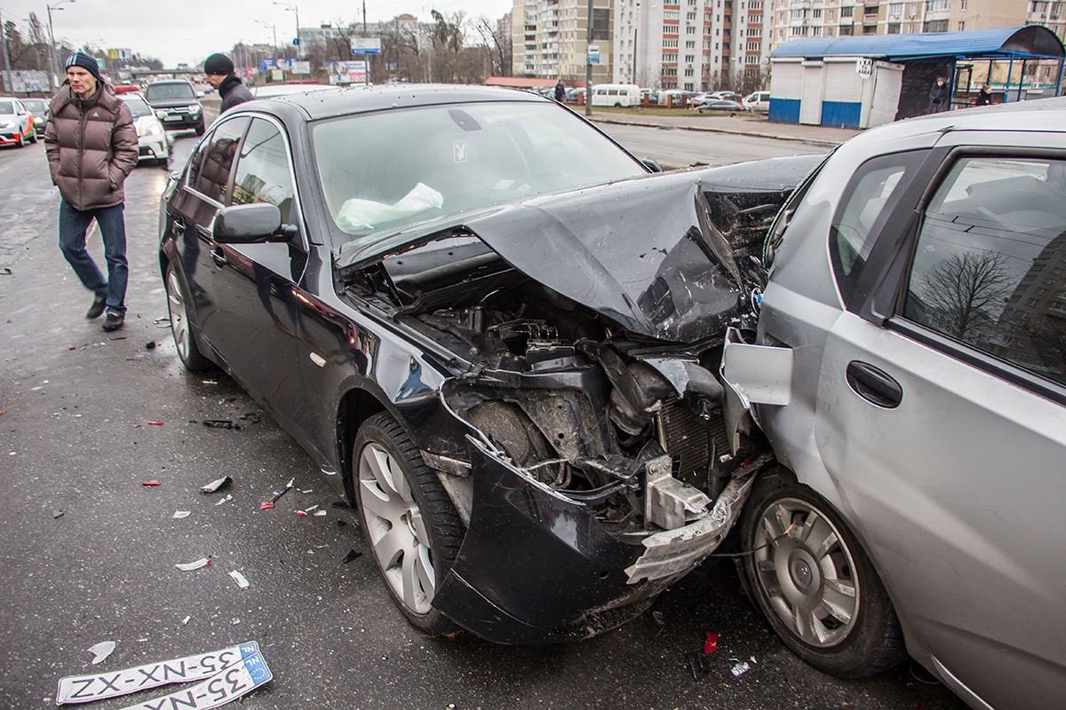 По словам очевидцев, водитель BMW был пьян По словам очевидцев, водитель BMW был пьян