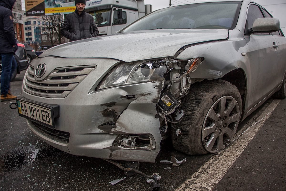 В аварии никто не пострадал, кроме автомобилей В аварии никто не пострадал, кроме автомобилей