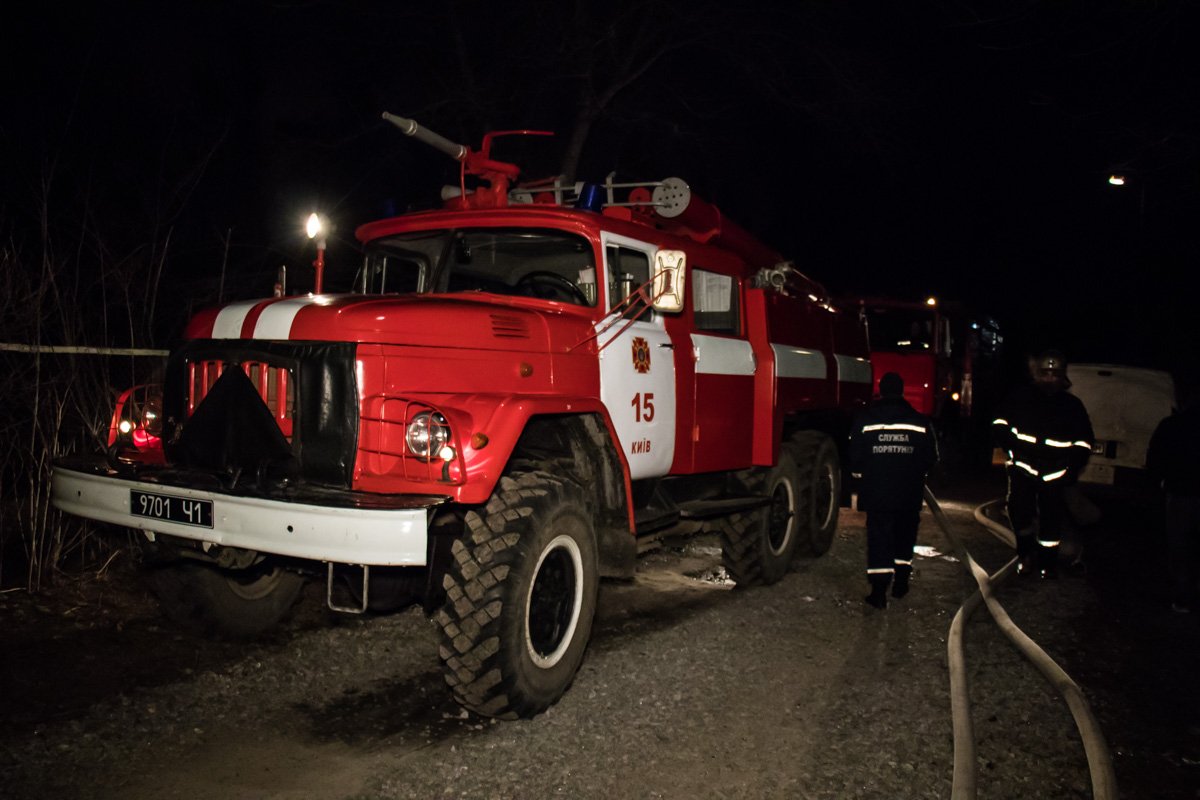 На Садовую приехали спасатели 15-й Государственной пожарно-спасательной части