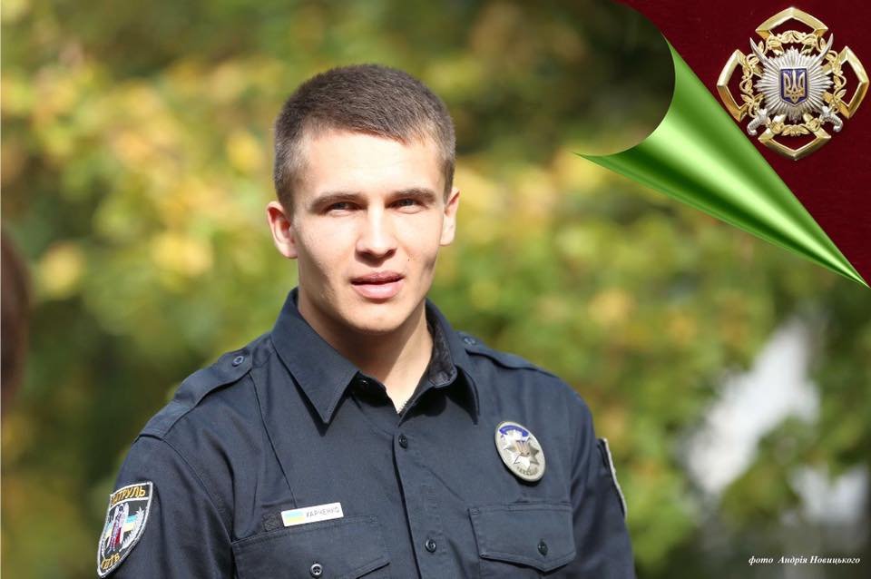 Ах, мальчик-красавчик, сколько девушек вздыхает глядя на тебя