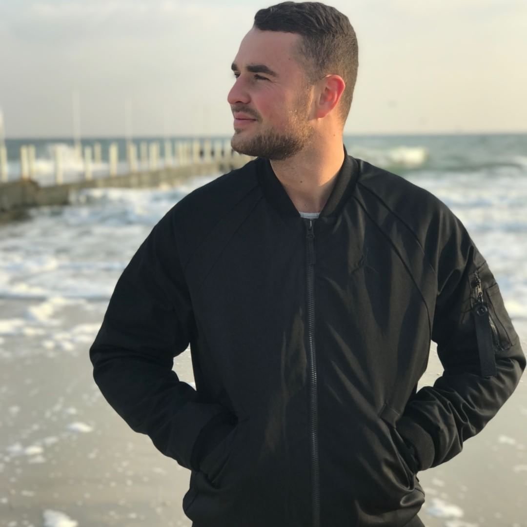 Александр смотрит в светлое будущее 