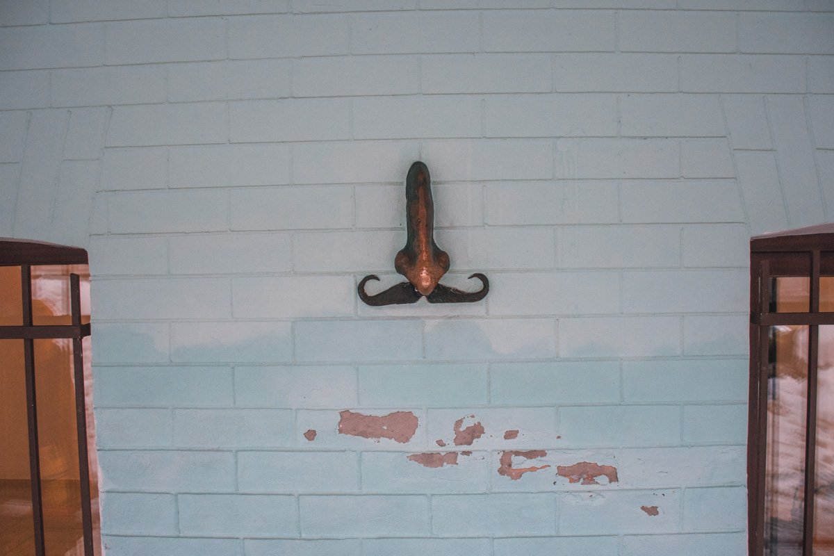 Нос Гоголя вы найдете в Киеве на улице Десятинной, 13