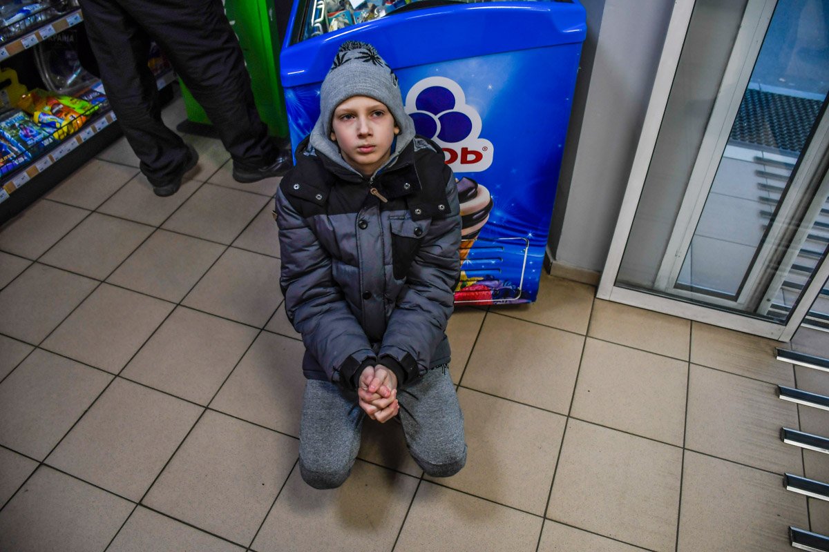 Друг пострадавшего находится в шоковом состоянии Друг пострадавшего находится в шоковом состоянии