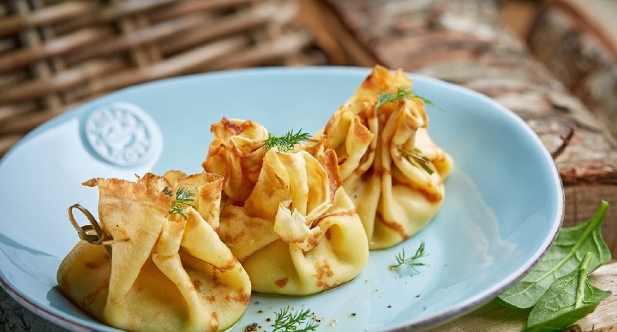 Блинчики с копченостями и сыром 