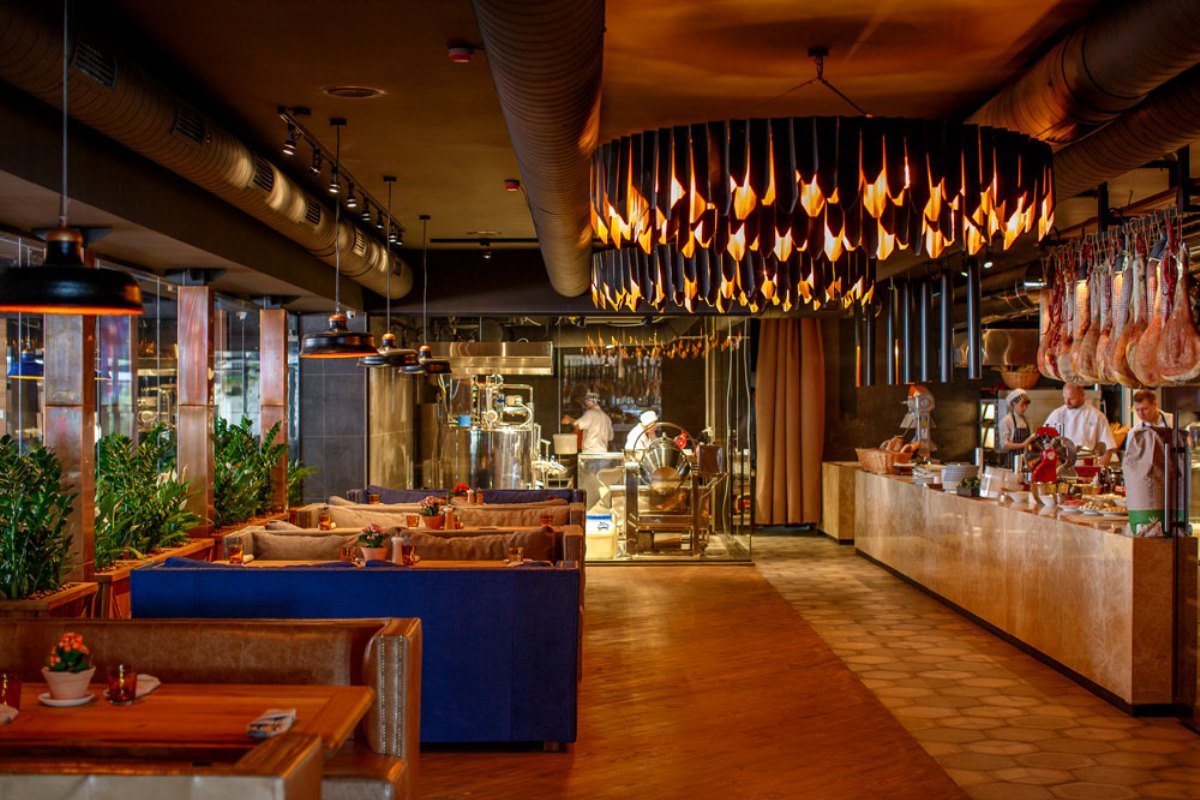 Веет сдержанной роскошью Веет сдержанной роскошью