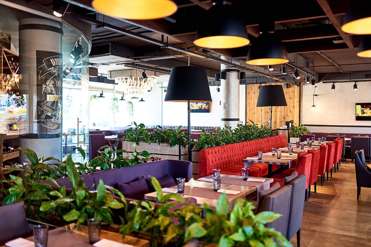 Ресторан поделен на секции Ресторан поделен на секции